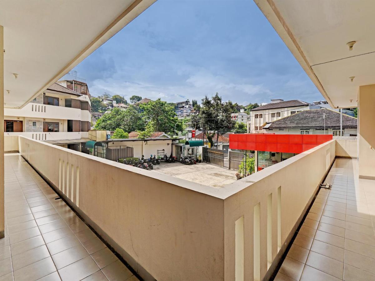בנדונג Oyo 1699 Verona Residence מראה חיצוני תמונה